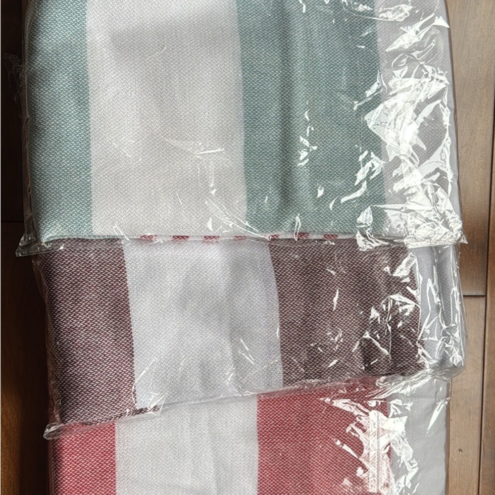 Cotton Beach/ Bath Towels - Set of 4 - Picture 7 of 9